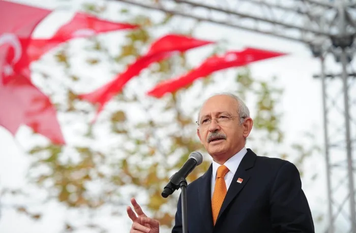 Tekirdağ'da Kemal Kılıçdaroğlu'nun karşısına "Faşist diktatör arıyorsan aynaya bak" pankartı! - 1