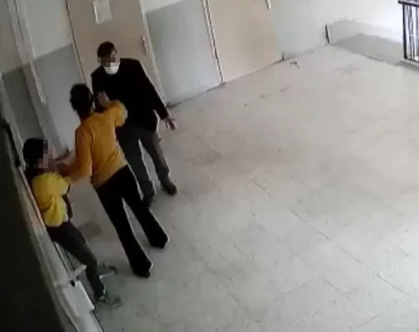 1686384160823.jpg Küçük çocuğu okul koridorlarında dövmüştü! Dayakçı öğretmenden şoke eden hamle - 2