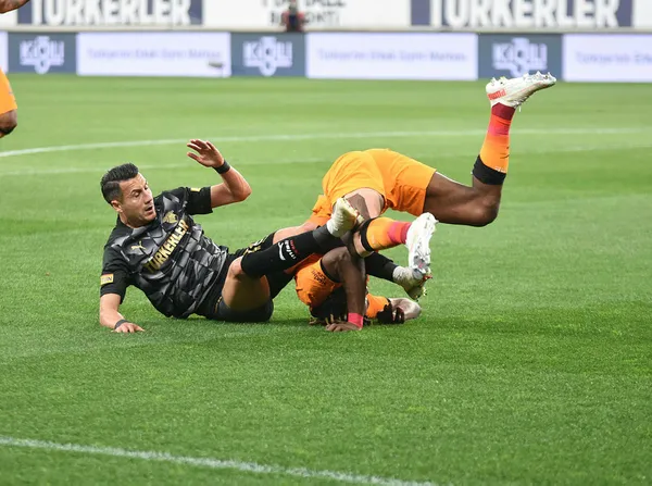 Cimbom şampiyonluğu istiyor! Göztepe 1-3 Galatasaray MAÇ SONUCU-ÖZET