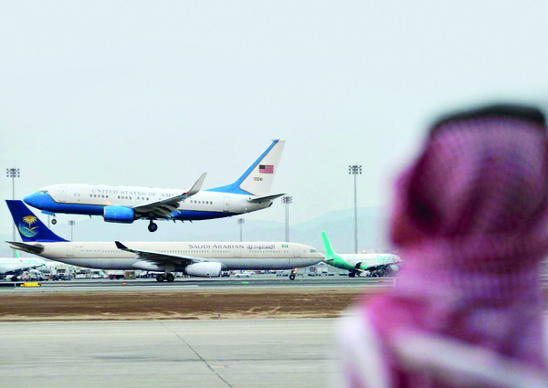 Suudi Arabistan İsrail uçaklarına hava sahasını açtı