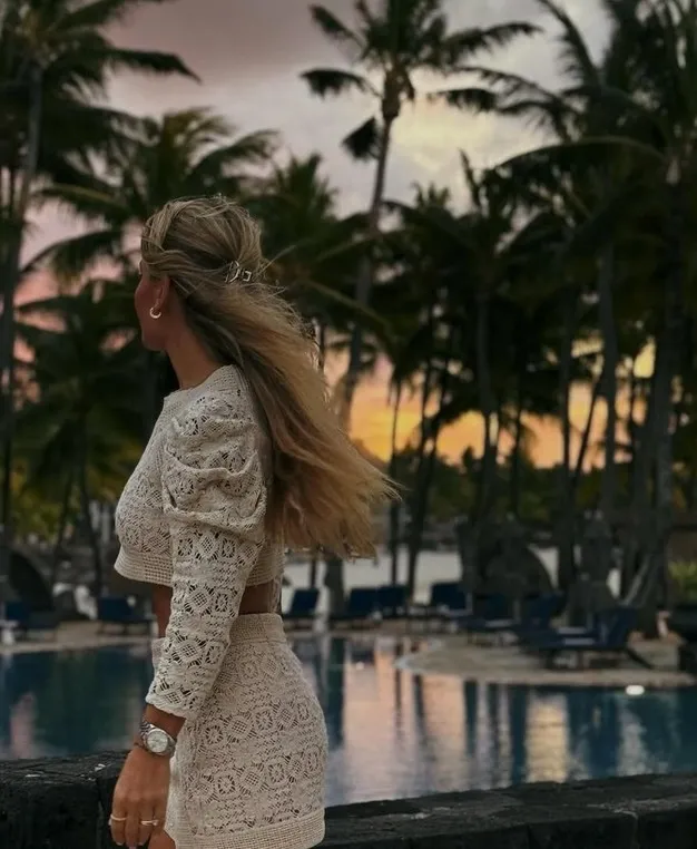 esra-erolun-kardesi-eda-erol-mest-etti-dugun-sonrasi-pes-pese-yayinladi-1757052933986.jpg Kaynak: Instagram