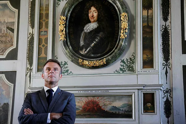 Macron’dan Fransa’yı ayağa kaldıran açıklama: Niamey Büyükelçisi Sylvain Itte Nijer’de rehin