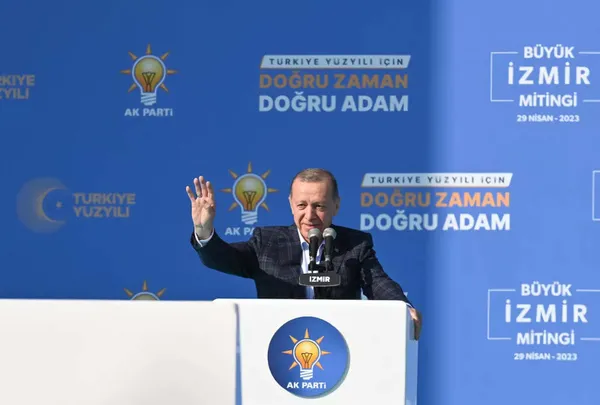 izmirde-tarihi-kalabalik-baskan-erdogandan-gundogdu-meydaninda-onemli-aciklamalar-1682791448448.jpg İzmir'de tarihi kalabalık! Başkan Erdoğan'dan Gündoğdu Meydanı'nda önemli açıklamalar - 2