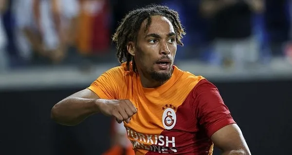 galatasaraya-trabzonspor-maci-oncesi-sacha-boey-soku-genc-yildizda-kismi-yirtik-tespit-edildi-1631210294408.jpg