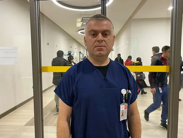 İstanbul Başakşehir Çam ve Sakura Şehir Hastanesi doktorundan deprem bölgesine önemli uyarı! Katmanlı kalın kıyafetler giyin
