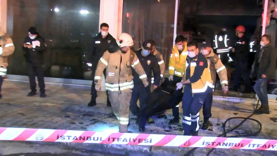 Maltepe’de kahreden olay! Mağazada kalan engelli vatandaş çıkan yangında hayatını kaybetti