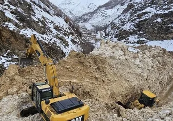Van Çatak’ta çığlar düşmeye devam ediyor