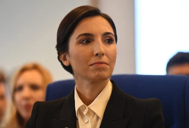 hafize-gaye-erkan-neden-istifa-etti-eski-merkez-bankasi-baskani-hafize-gaye-erkan-kimdir-kac-yasinda-nereli-ha-1706901848730.jpeg Eski Merkez Bankası başkanı Hafize Gaye Erkan kimdir? Hayatı ve kariyeri... Hafize Gaye Erkan neden istifa etti? - 1