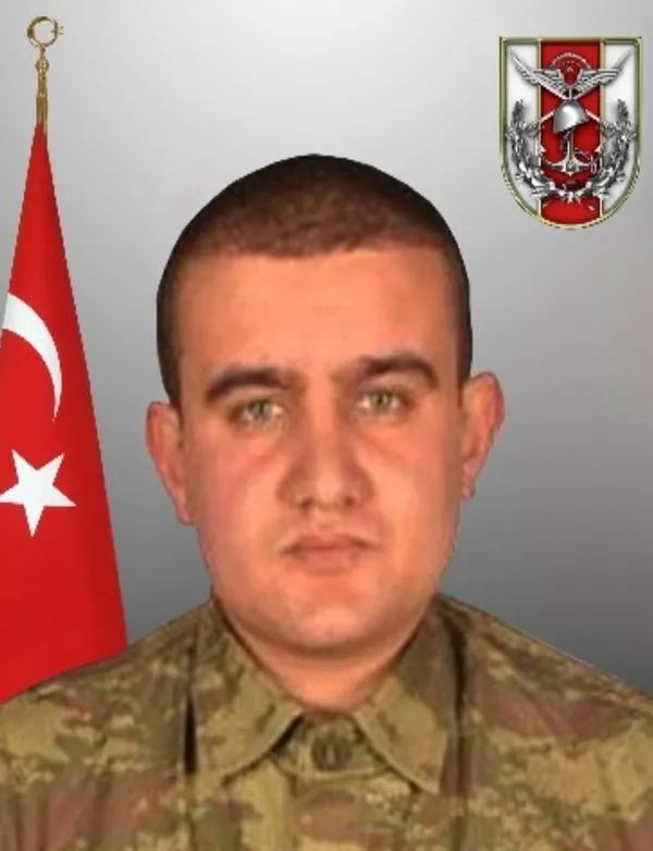 sehidin-babasinin-oglu-sehit-dusmeden-once-sehitler-icin-soyledigi-turku-yurekleri-dagladi-1658917427581.jpg Şehidin babasının oğlu şehit düşmeden önce şehitler için söylediği türkü yürekleri dağladı - 2