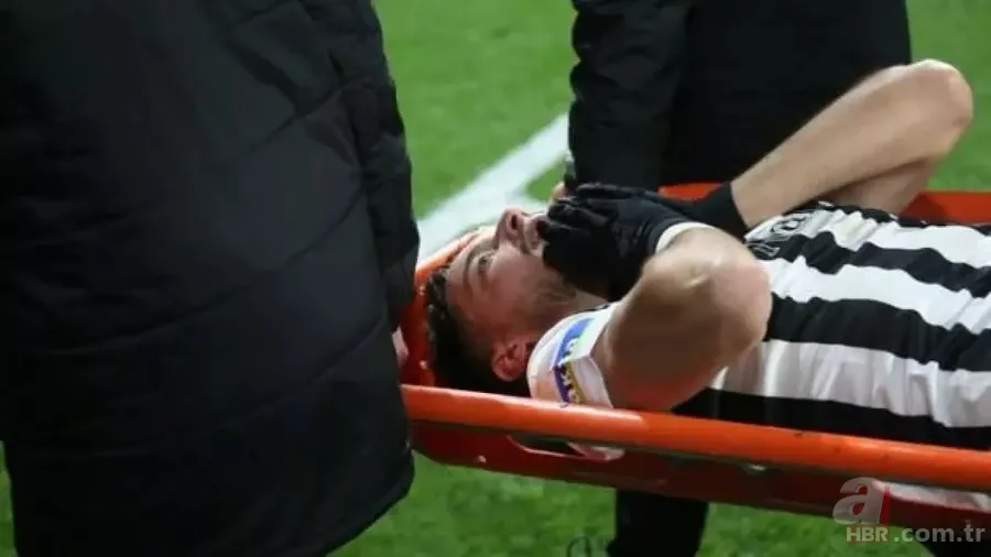 Beşiktaş'ta Başakşehir maçında şok sakatlık! Tayyip Talha Sanuç sedye ile maçı terk etti 6