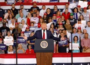 Trump Müslüman düşmanlığını yine dışa vurdu!