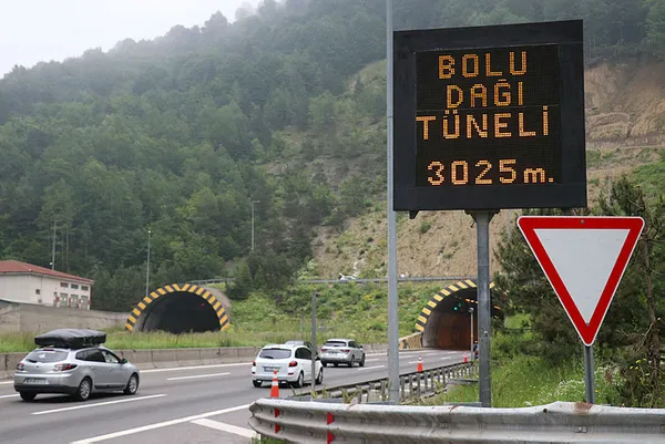 bolu-dagi-tuneli-bakima-giriyor-1691070258438.jpg Bolu Dağı Tüneli bakıma giriyor! O saate dikkat... - 1