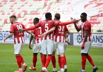 Sivasspor 3-1 Konyaspor (MAÇ SONUCU ÖZET)