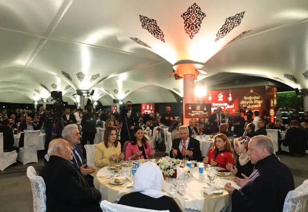 Son dakika | Bağcılar'da iftar buluşması! Başkan Erdoğan'dan önemli açıklamalar - 2