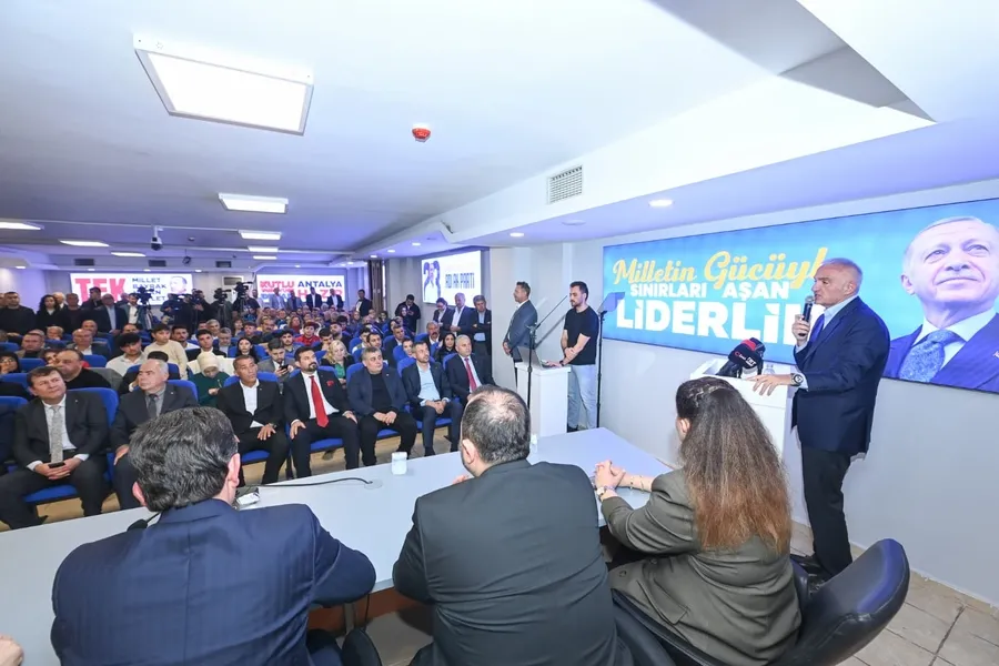 65-milyar-dolarlik-turizm-gucu-turkiye-dunyada-ilk-4te-1774014812389.jpeg Başkan Erdoğan Antalya teşkilatına seslendi: Salonda büyük coşku - 2