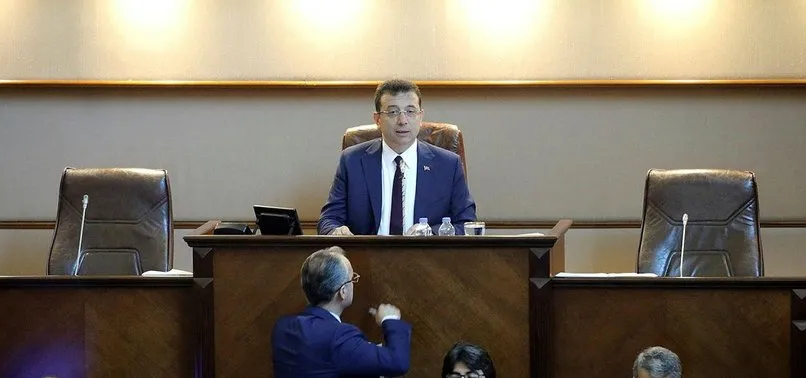 İstanbul Büyükşehir Belediye Meclisi'nde CHP'lilerden pes dedirten hareket