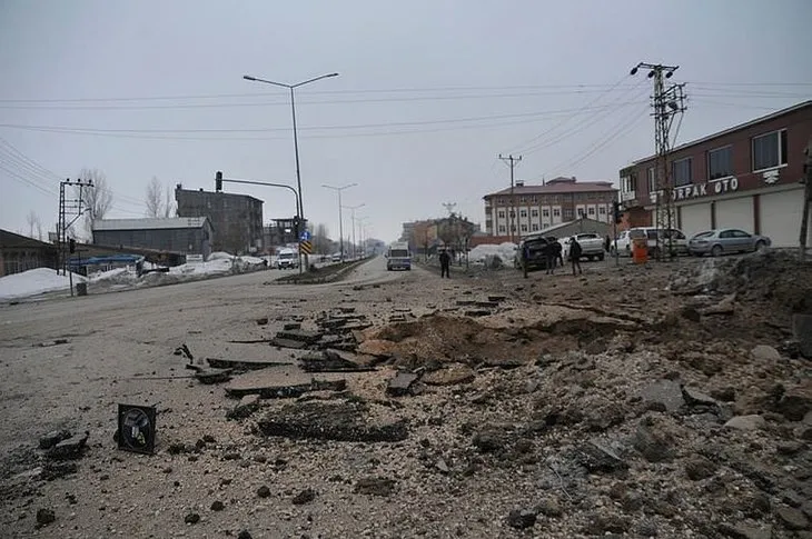 Yüksekova’da zırhlı polis aracına bombalı saldırı