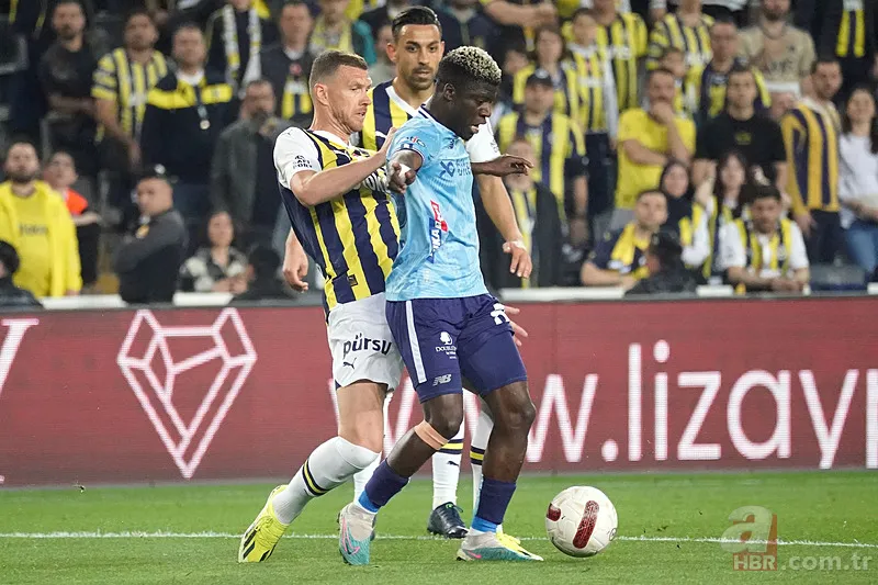 Fenerbahçe-Adana Demirspor maçı sonrası hakem Arda Kardeşler'e şok eleştiri: Penaltı... 10