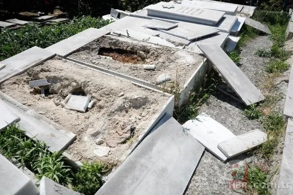 İstanbul’da dehşete düşüren görüntüler! Yahudi mezar taşlarını kırdılar