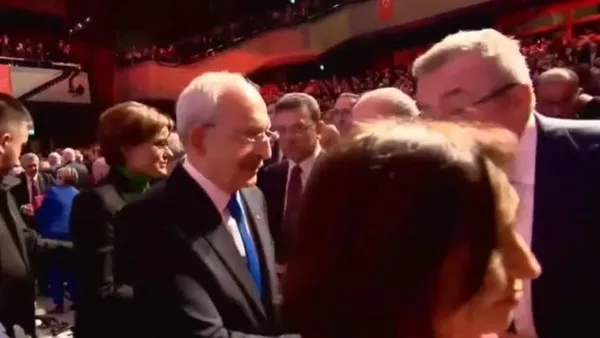 kaftancioglu-imamoglu-kavgasi-kameralara-yansidi-herkesin-elini-sikti-ona-gelince-basini-salladi-1670082435149.jpg Kaftancıoğlu-İmamoğlu kavgası kameralara yansıdı: Herkesin elini sıktı ona gelince başını salladı - 5