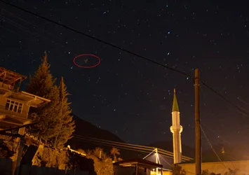 Milyonda bir gerçekleşen gökyüzü olayı sandı! Fotoğrafa bakınca gözlerine inanamadı