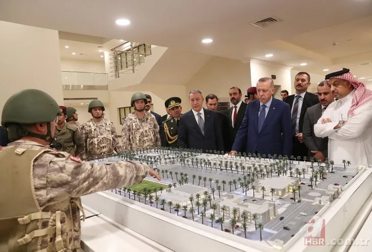 Katar’daki Türk birliğinden ilk görüntüler! Başkan Erdoğan Halid bin Velid Kışlası’nı ziyaret etti