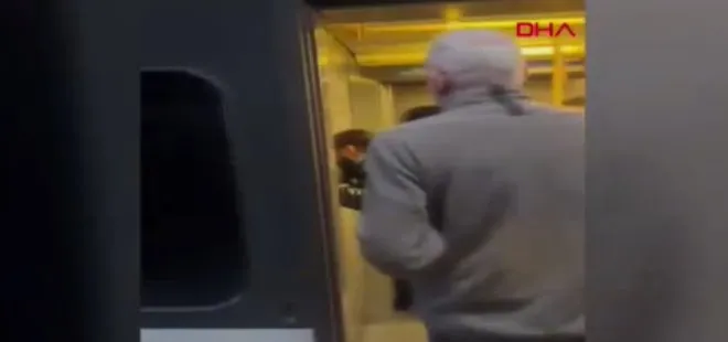İzmir Metrosu’nda vatman kabine tekme; o anlar kamerada