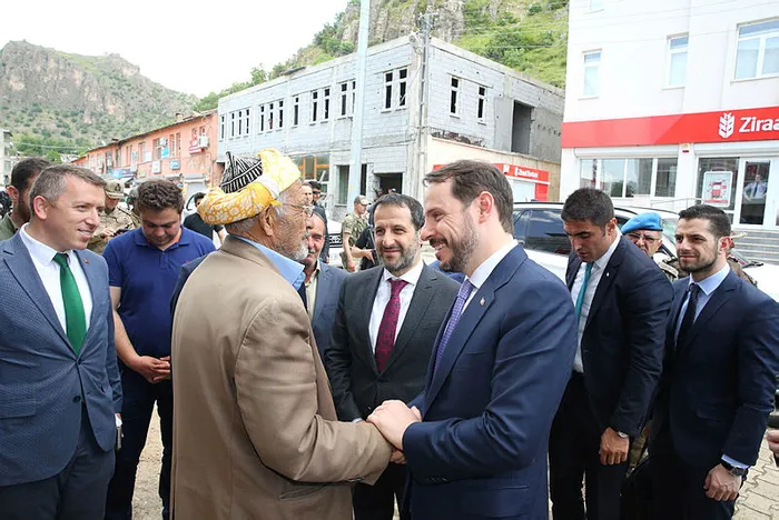 Enerji ve Tabii Kaynaklar Bakanı Berat Albayrak'tan flaş açıklama: Uçakla gravite veri toplama işlemine başladık - 5