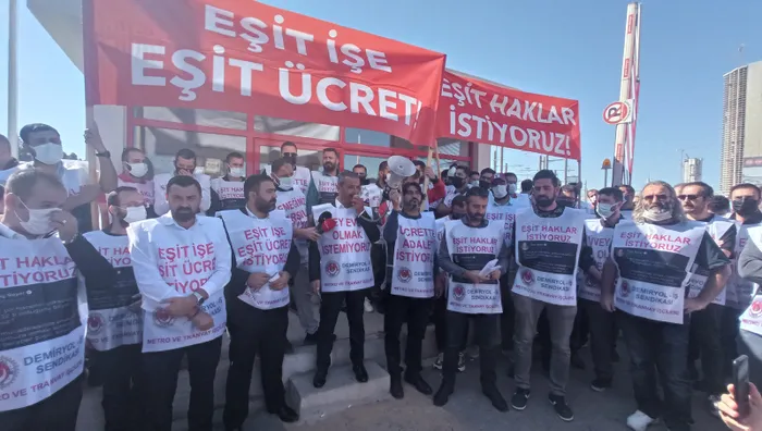 İzmir’de işçiler isyanda! Metro ve tramvay çalışanları grev kararı astı