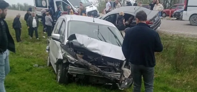 Sinop’ta zincirleme trafik kazası! Araçlar birbirine girdi: 10 yaralı