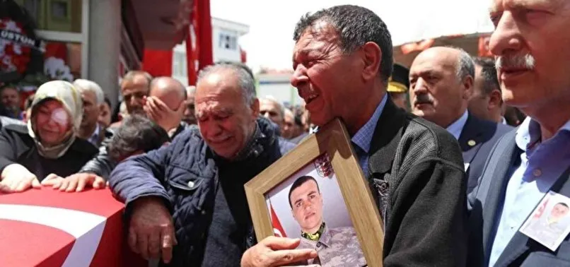 Pençe-Kilit şehidi Selman Güler’e yürek yakan veda: Oğluma selam söyle