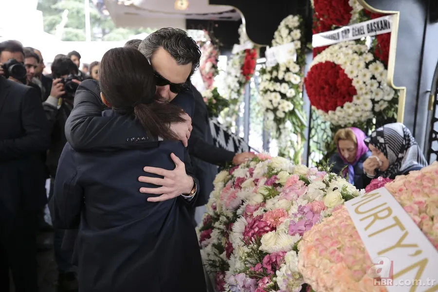 Faciada hayatını kaybeden Mina Başaran ve arkadaşları son yolculuklarına uğurlandı 15