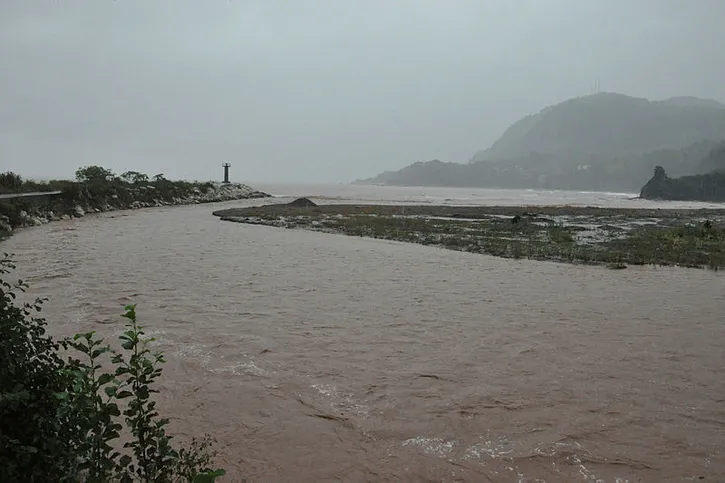 Karadeniz'in rengi değişti - 1