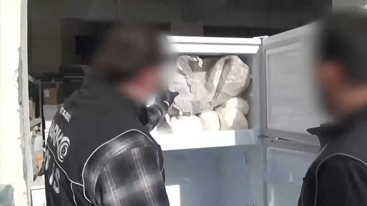 Polisi bile şaşırtan yöntem: Buzlukta uyuşturucu sevkiyatı