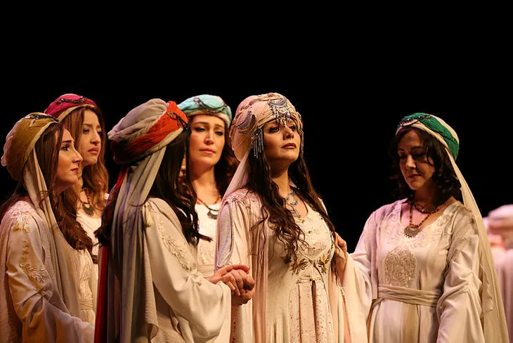 baskan-erdogan-leyla-ile-mecnun-tiyatro-oyununu-izledi-1577995266123.jpg Başkan Erdoğan, "Leyla ile Mecnun" tiyatro oyununu izledi - 3