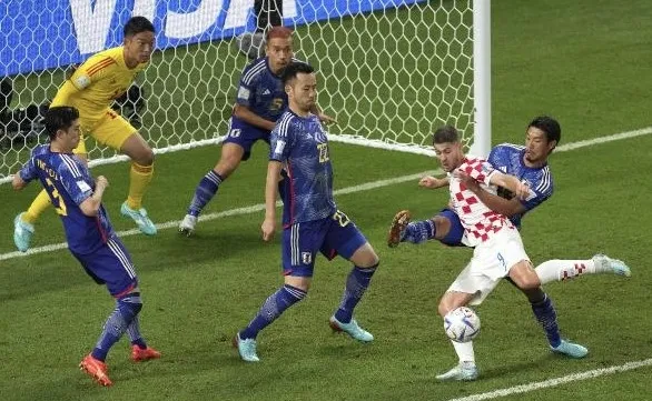 hirvatistan-japonyayi-penaltilarla-gecti-ceyrek-finale-yukseldi-1670263263757.jpg