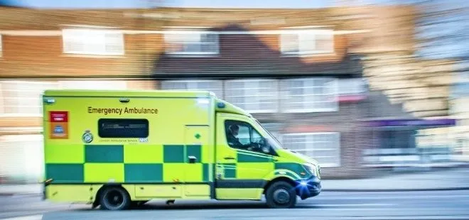 İngiltere’de sağlık sistemi alarm veriyor! BBC: Ambulanslar 1 saat sıra bekliyor