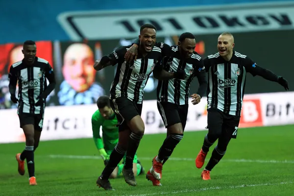 Derbide kartal pençesi: Beşiktaş liderliğini perçinledi