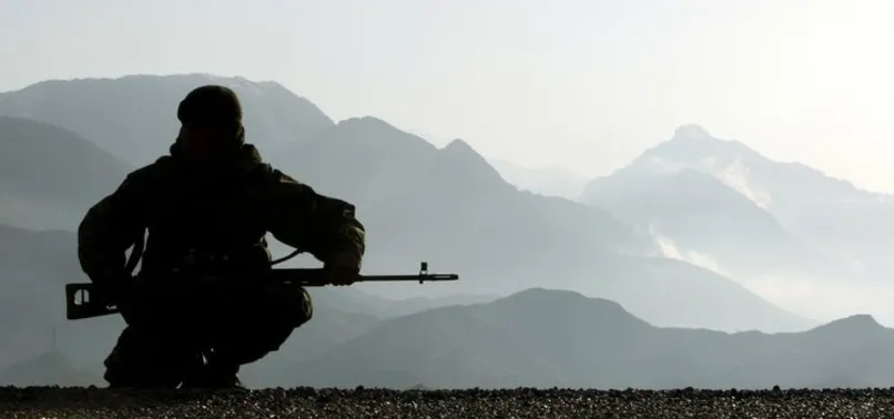 Hakkari'de PKK'dan taciz ateşi: 5 korucu yaralandı!
