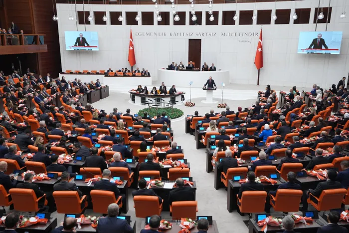Meclis açılışında muhalefet Başkan Erdoğan'ı ayakta karşıladı - 1