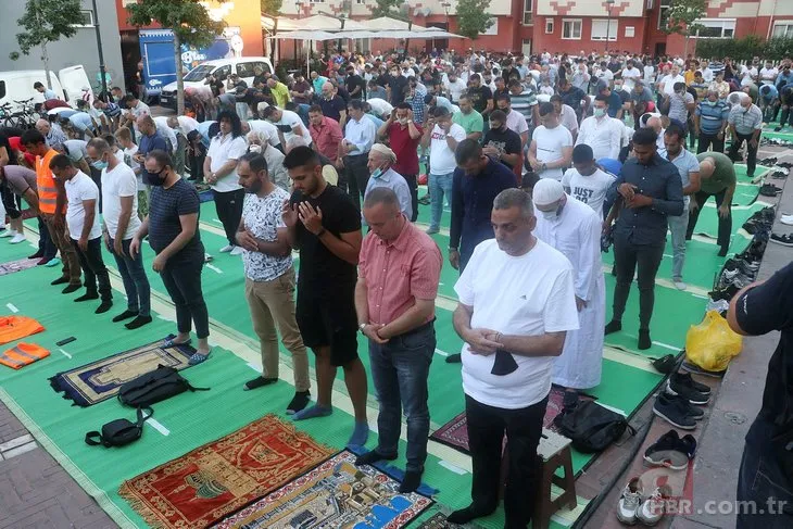 Türkiye'de ve dünyada Kurban Bayramı coşkusu! İşte objektiflere yansıyan kareler...