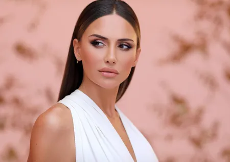 Mustafa Sandal’ın eski eşi Emina Jahovic’den dikkat çeken açıklama: Müslümanım ve oruç tutuyorum