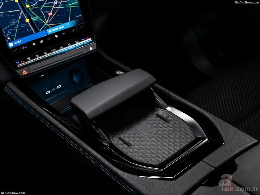 2023 Renault Austral 200 hp E-Tech Türkiye asfaltlarına çıkıyor | Renault Austral donanım özellikleri neler? 10