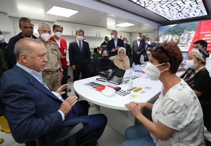 Son dakika: Başkan Erdoğan sel felaketinin yaşandığı Kastamonu'da! 3 il afet bölgesi ilan edildi! Yıkılan evler yeniden yapılacak - 12