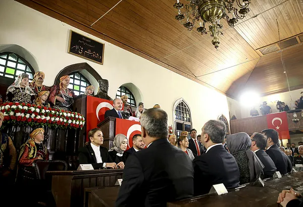 Tarihi Meclis binasında önemli mesajlar - 2