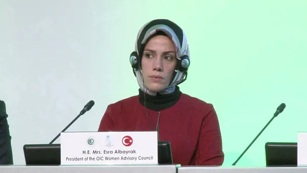 Esra Albayrak: Müslümanlar Avrupa değerlerine karşı bir tehdit olarak gösteriliyor - 2