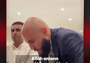 ÜNLÜ FUTBOLCUDAN KUR'AN TİLAVETİ