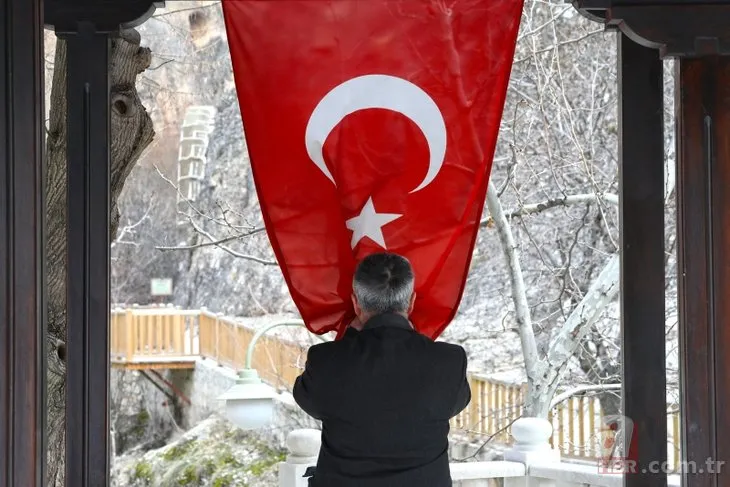 Türkiye Mehmetçik için tek yürek oldu! Her yer Türk bayrağıyla donatıldı