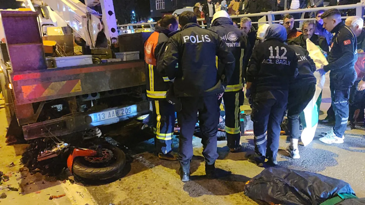 Van'da vince motosiklet çarptı: Ölü ve yaralılar var