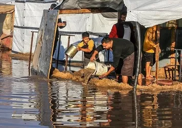 Gazze'de 1540'tan fazla çadır su altında kaldı!